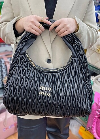 Miu miu büyük boy siyah
