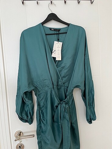 Zara Zara saten elbise