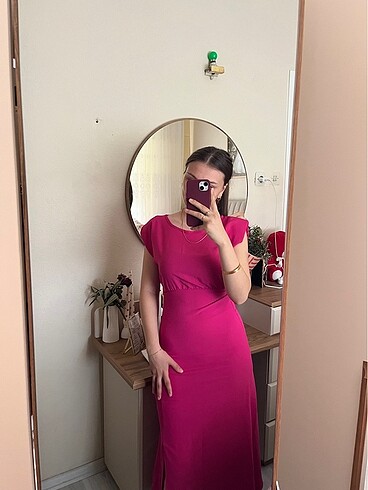 Pembe elbise