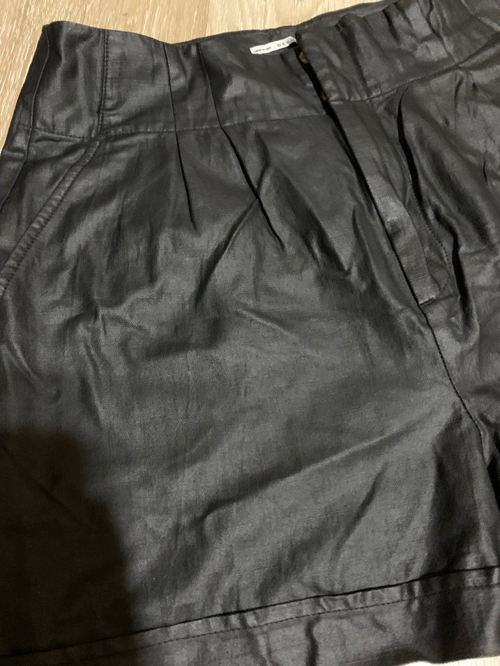 Kadın Siyah Deri Şort - Görsel 3