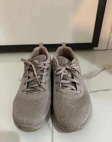 39 Beden Skechers günlük kadın spor ayakkabı bej