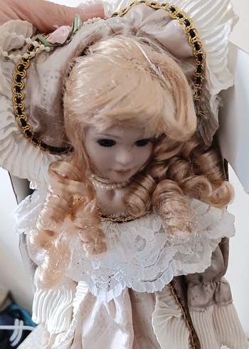 American Vintage Romantik Vintage Porselen Bebek Not 20 Yildan Fazladir Duruyor
