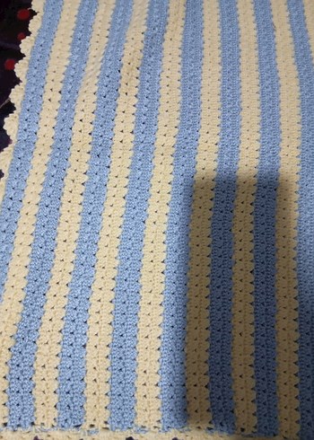 Mavi Çizgili Örgü Bebek Battaniyesi - Görsel 2