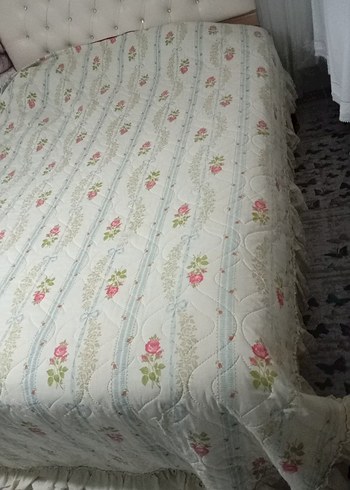 Nakışlı Beyaz Pastel Yatak Örtüsü - Görsel 2
