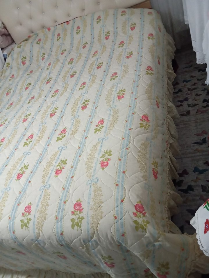 Nakışlı Beyaz Pastel Yatak Örtüsü - Görsel 3