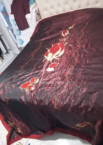 Bordo Nakışlı yatak örtüsü - Görsel 4