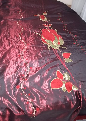 Bordo Nakışlı yatak örtüsü - Görsel 2