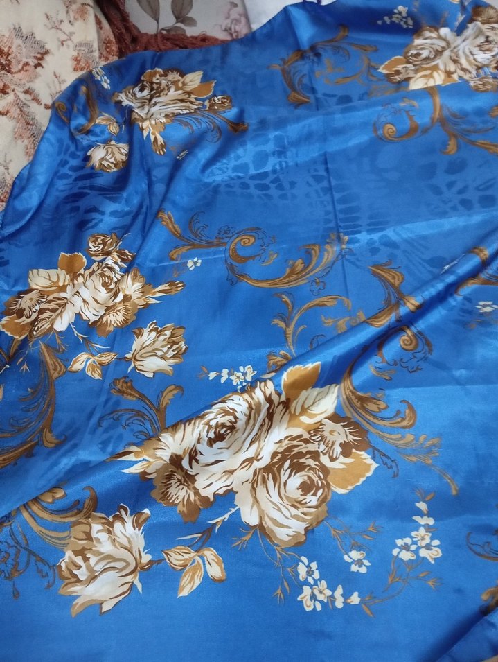 Mavi Parlak İpek Kadın Fular - Görsel 3