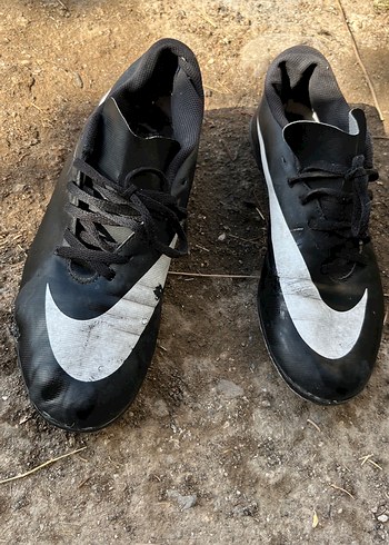 Nike Siyah Gri Erkek Futbol Ayakkabısı