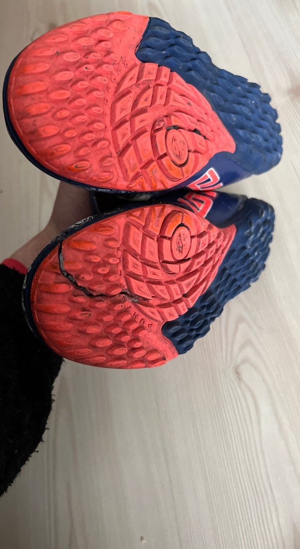 Lotto Erkek Futbol Ayakkabısı Renkli Tasarım - Görsel 2