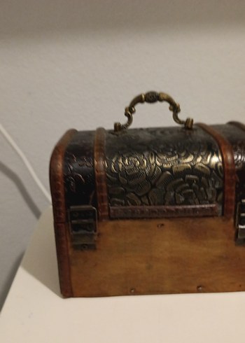 Kapitone Çiçek Desenli Kemerli Vintage Bavul - Görsel 6