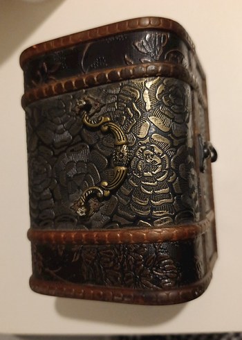 Kapitone Çiçek Desenli Kemerli Vintage Bavul - Görsel 9