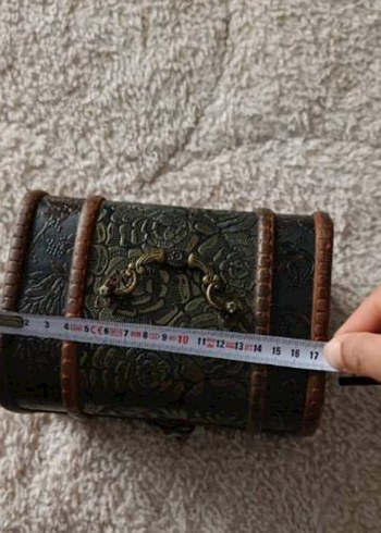 Kapitone Çiçek Desenli Kemerli Vintage Bavul - Görsel 12