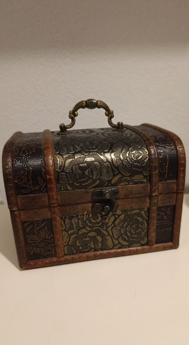 Kapitone Çiçek Desenli Kemerli Vintage Bavul - Görsel 3