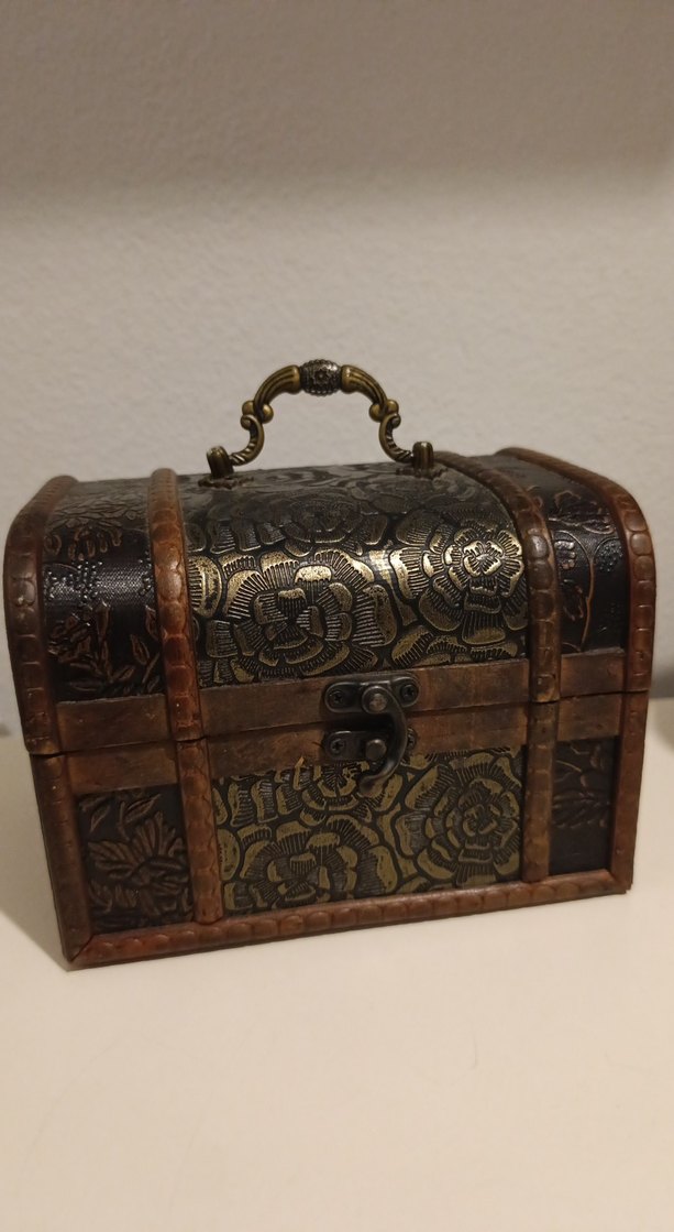 Kapitone Çiçek Desenli Kemerli Vintage Bavul - Görsel 2