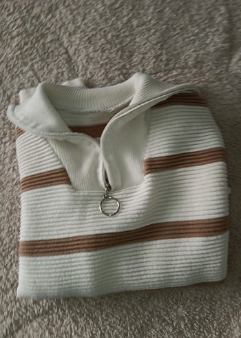 Bej Çizgili Kısa Kollu Triko Kazak - Görsel 10
