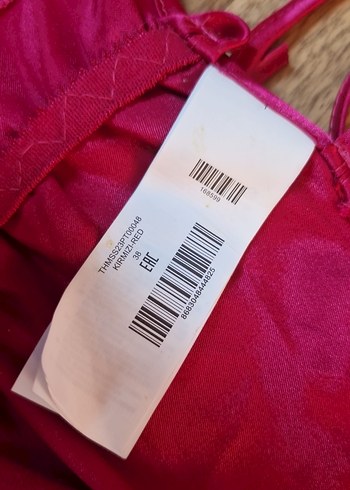 38 Beden Pembe Parlak Saten Fırfırlı İp Askılı Pijama Takımı