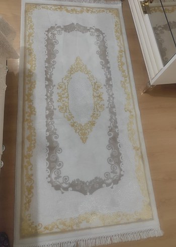 İşlemeli Beyaz Klasik Halı - Görsel 2