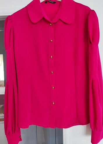 Pembe gömlek