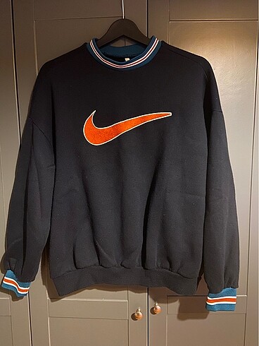 Nike sweatshirt