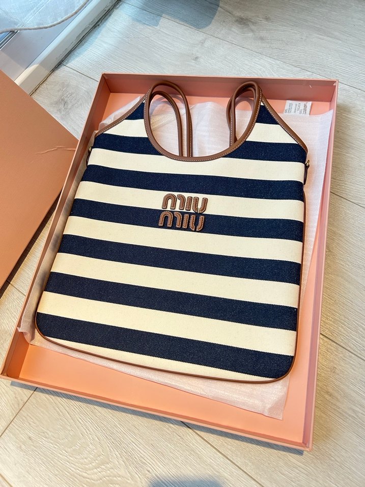 Miu Miu orijinal çanta - Görsel 2