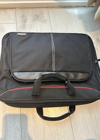 Kadın Siyah Deri Laptop Çantası - Görsel 4