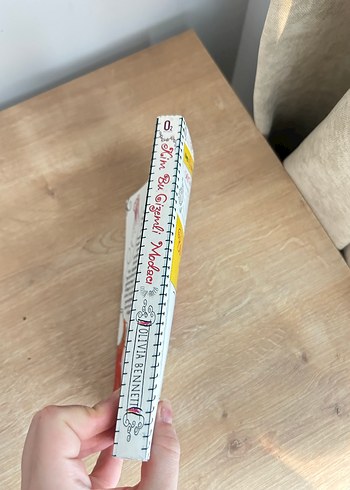 Kim Bu Gizemli Modacı - Olivia Bennett - Görsel 4