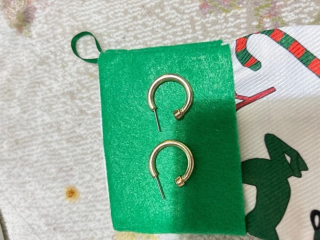 Stradivarius Gold küpe