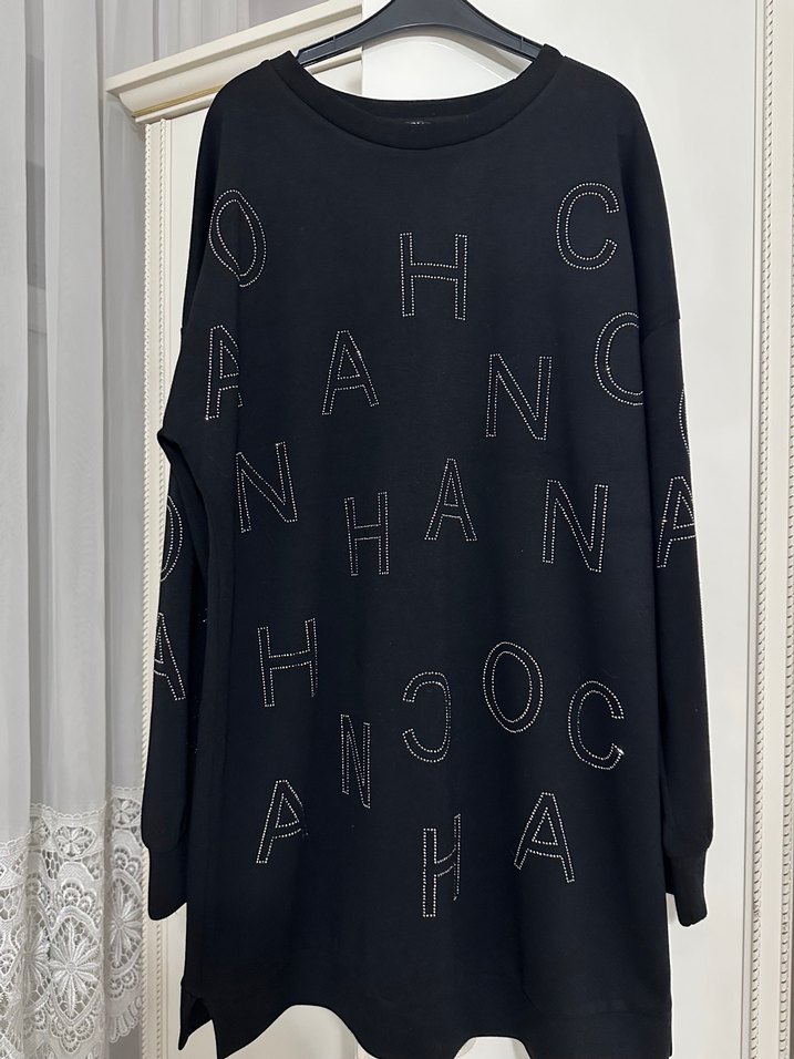 Zincir Detaylı Siyah Baskılı Uzun Kollu Tunik - Görsel 2