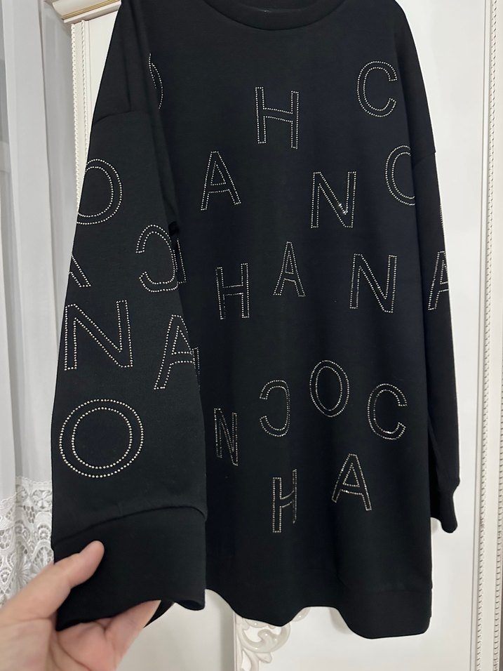 Zincir Detaylı Siyah Baskılı Uzun Kollu Tunik - Görsel 3