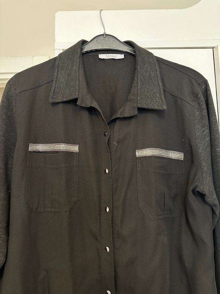 Siyah Uzun Kollu Düğmeli Kadın Gömlek - Görsel 3