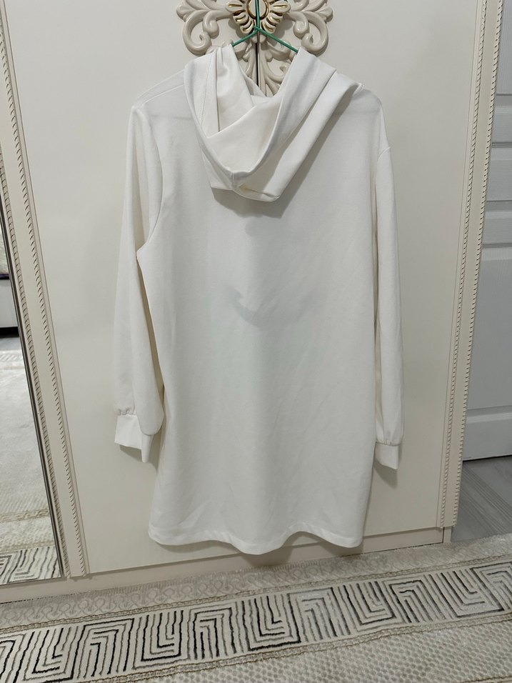 Kadın Beyaz Kapüşonlu Uzun Kollu Sweatshirt - Görsel 3