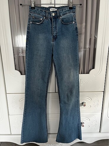 Pull and bear flare jean