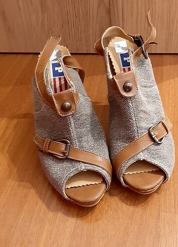 37 Beden Polo marka topuklu platform ayakkabı sandalet