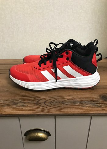 Adidas 45 numara kırmızı basketbol Ayakkabısı - Görsel 3