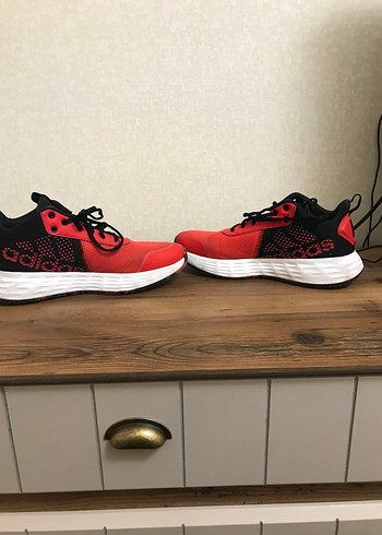 Adidas 45 numara kırmızı basketbol Ayakkabısı - Görsel 5