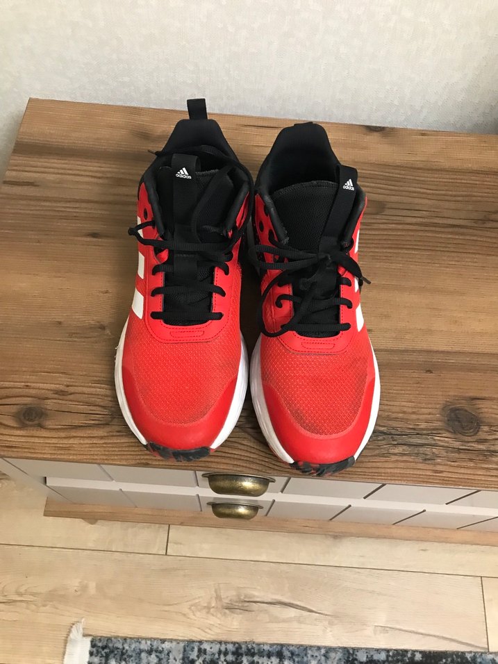 Adidas 45 numara kırmızı basketbol Ayakkabısı - Görsel 2