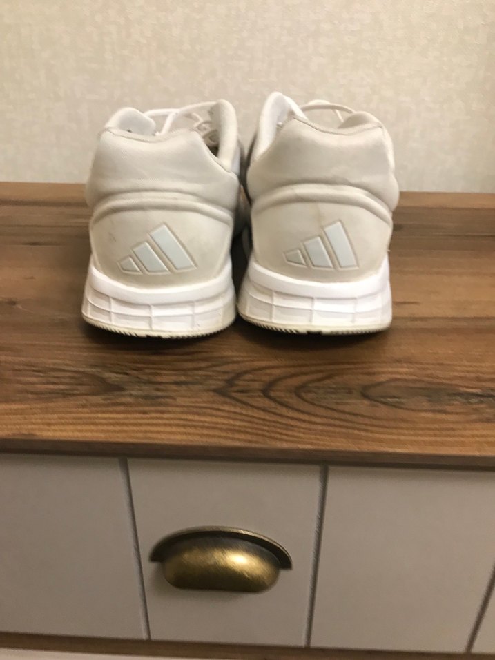 Beyaz 46 numara Adidas ayakkabı - Görsel 3