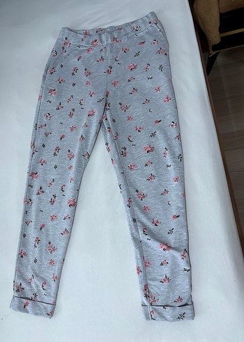 Çiçek Desenli Gri Kız Pantolonu