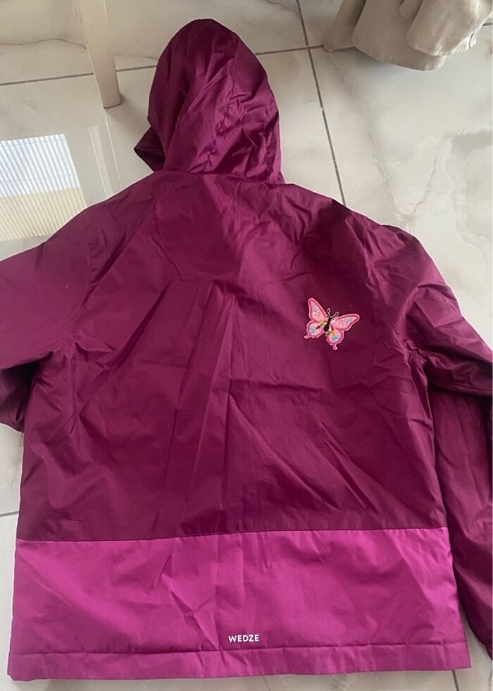 Kusuru kelebek olan yerde parmak ucun kadar sigara izmariti düşt - Görsel 2