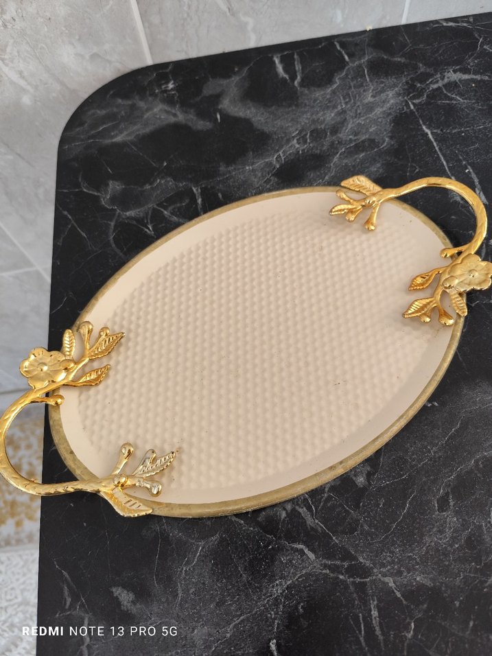 Altın Renkli Çiçek Desenli Modern Klasik Tepsi - Görsel 3