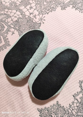 Kızlar için Gri Nakışlı Peluş Ev Terliği - Görsel 3