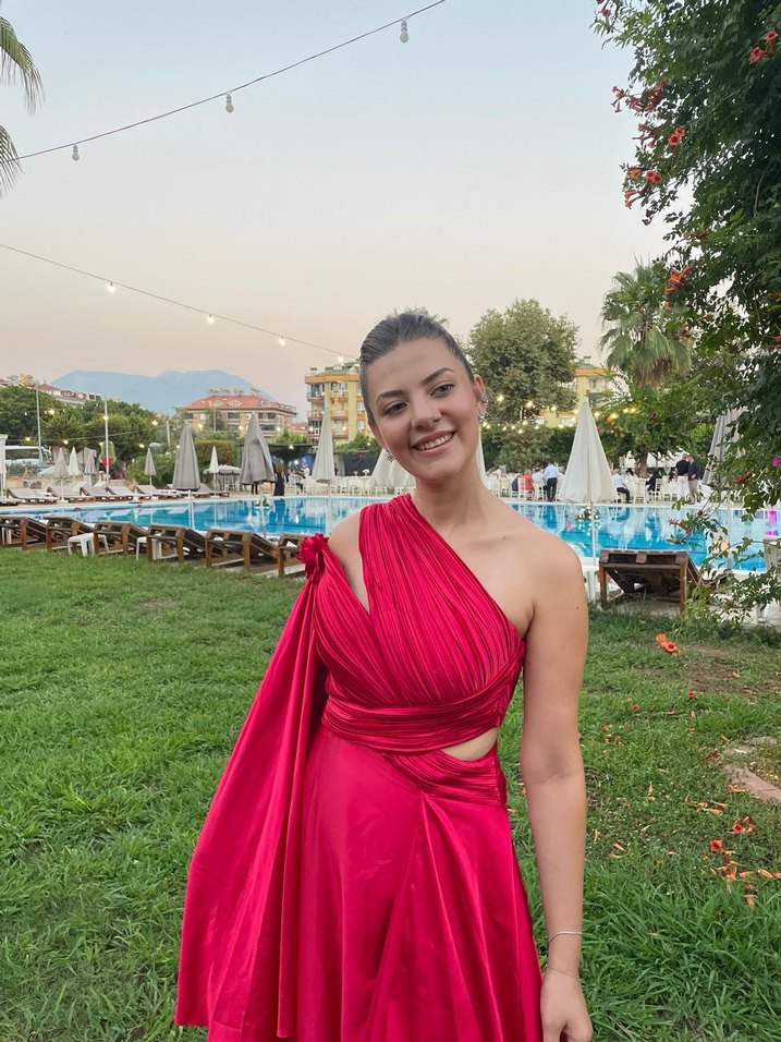 Kırmızı Drapeli Uzun Straplez Kadın Abiye - Görsel 2