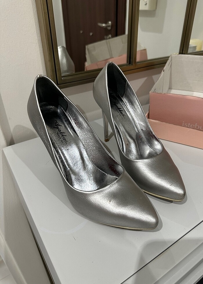 Gri stiletto - Görsel 2