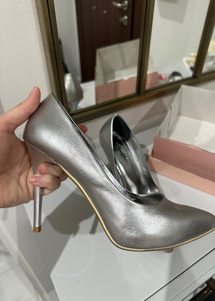 Gri stiletto - Görsel 3