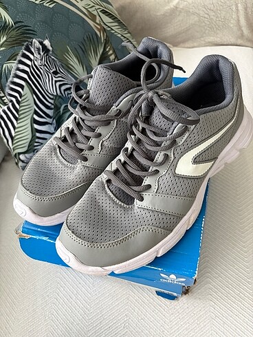 Decathlon spor ayakkabı - Görsel 2