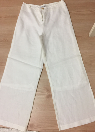 Beyaz keten bilekte keten pantalon