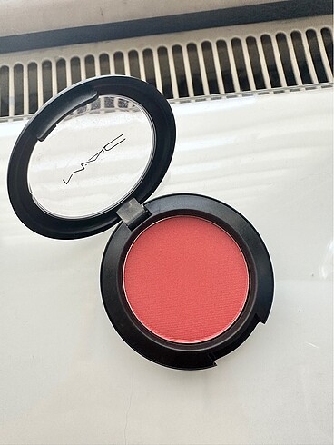 Mac burnt Pepper allık