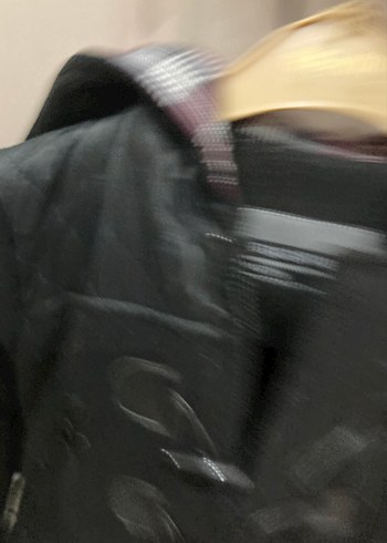 Erkek Çocuk Siyah Kapüşonlu Kemerli Mont - Görsel 9