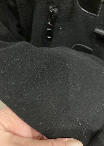 Erkek Çocuk Siyah Kapüşonlu Kemerli Mont - Görsel 5